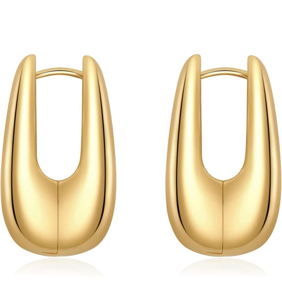 Jewelry - Elegant Gold Square Hoop Earrings